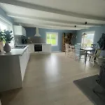 Nyaraló Flott Ved Sjoen